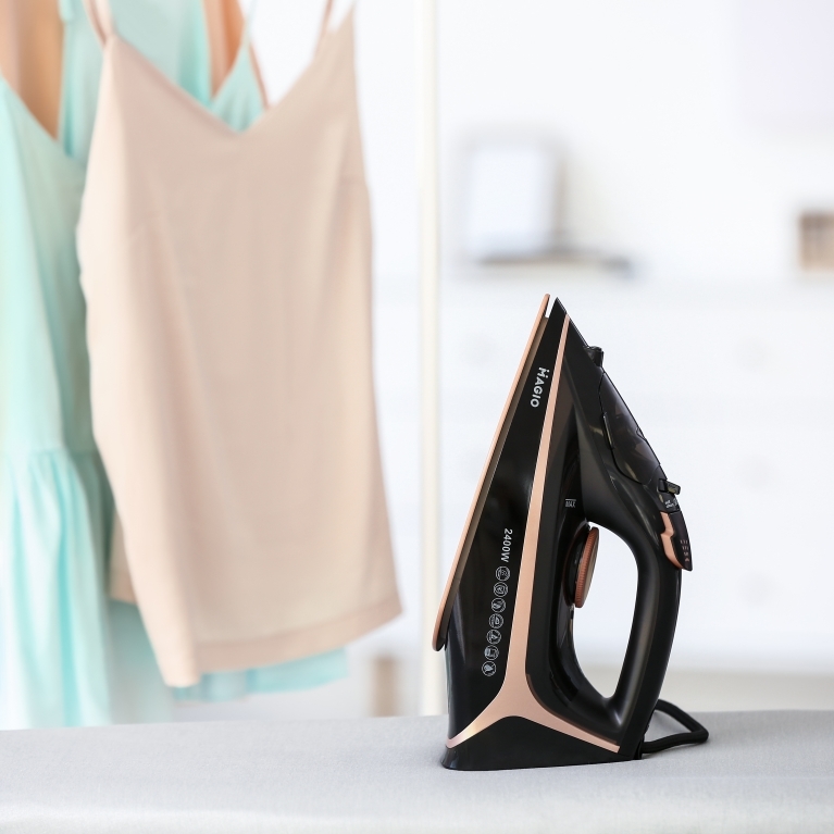 картинка Праска Magio MG-131 от магазина Компания+