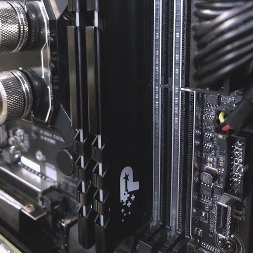 Модуль пам`яті DDR4 8GB/2666 Patriot Signature Premium (PSP48G266681H1) | ARAGO