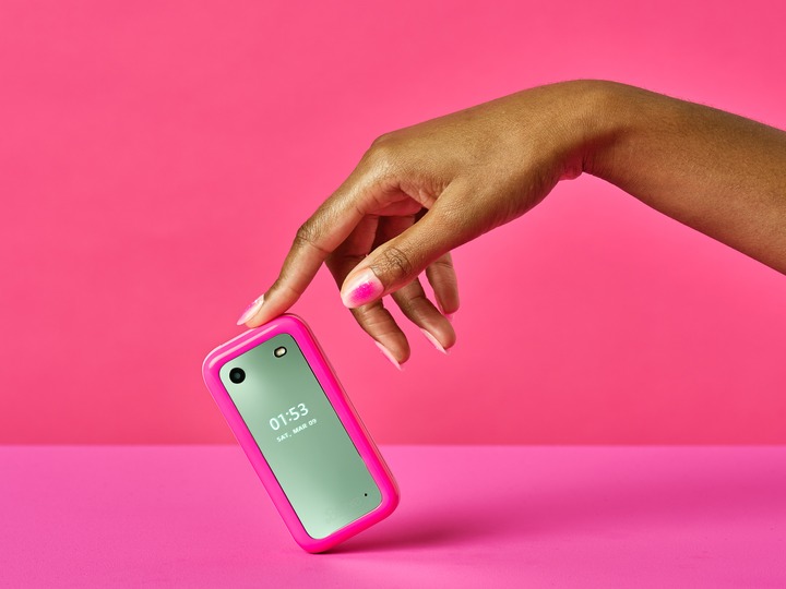 Мобільний телефон HMD Barbie Phone Pink | ARAGO